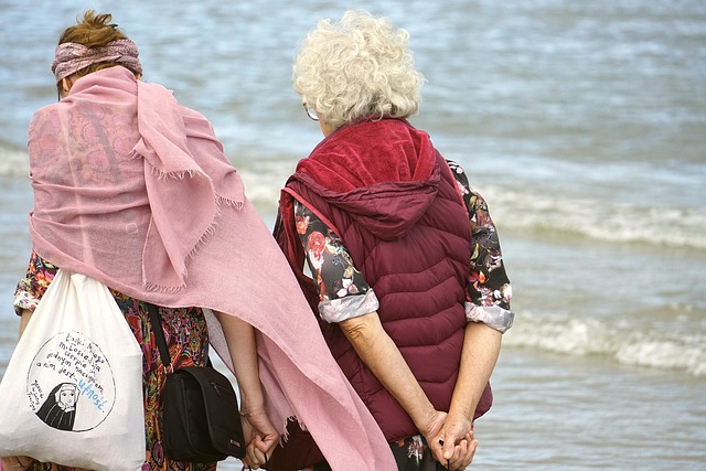 Image illustrating the verb Coast Along