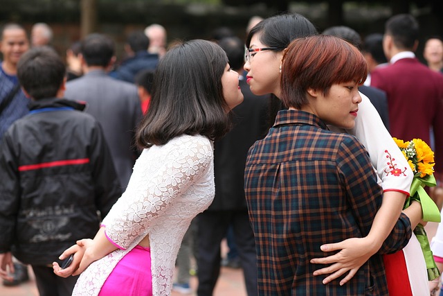 Image illustrating the verb Come After