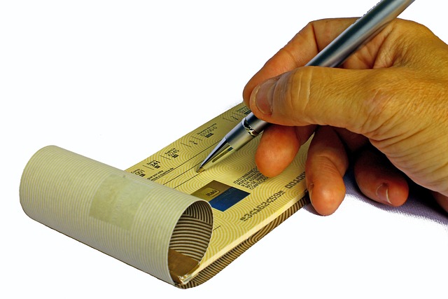 Image illustrating the verb Filling in