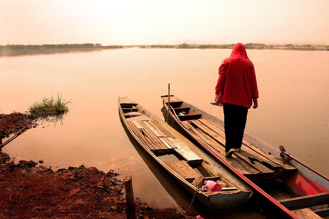 Image illustrating the verb Getting On With