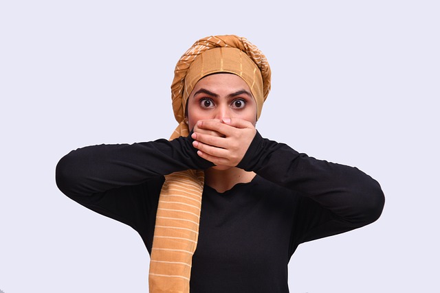 Image illustrating the verb Hushing Up