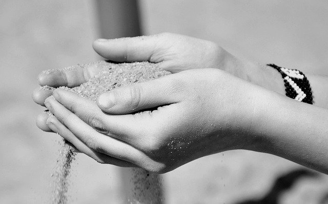 Image illustrating the verb keeping away