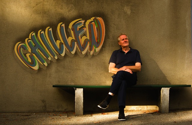 Image illustrating the verb Messing Around