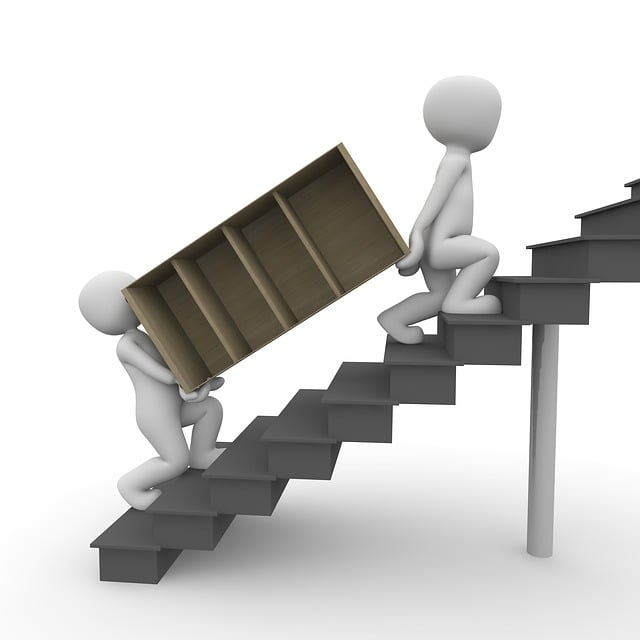 Image illustrating the verb Moving Down