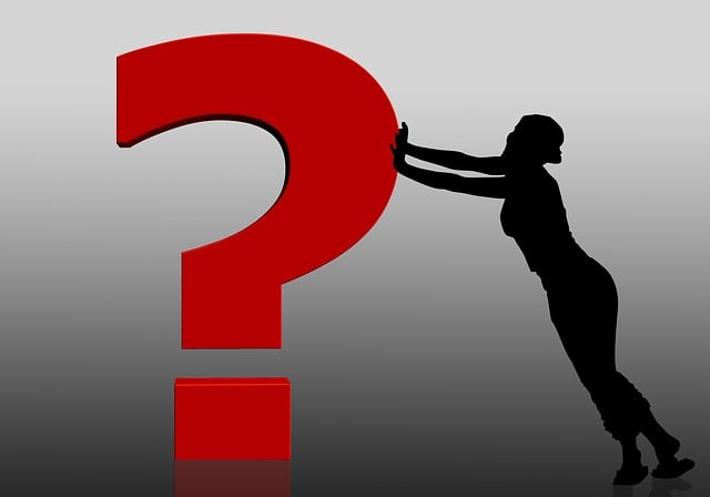 Image illustrating the verb pushing for